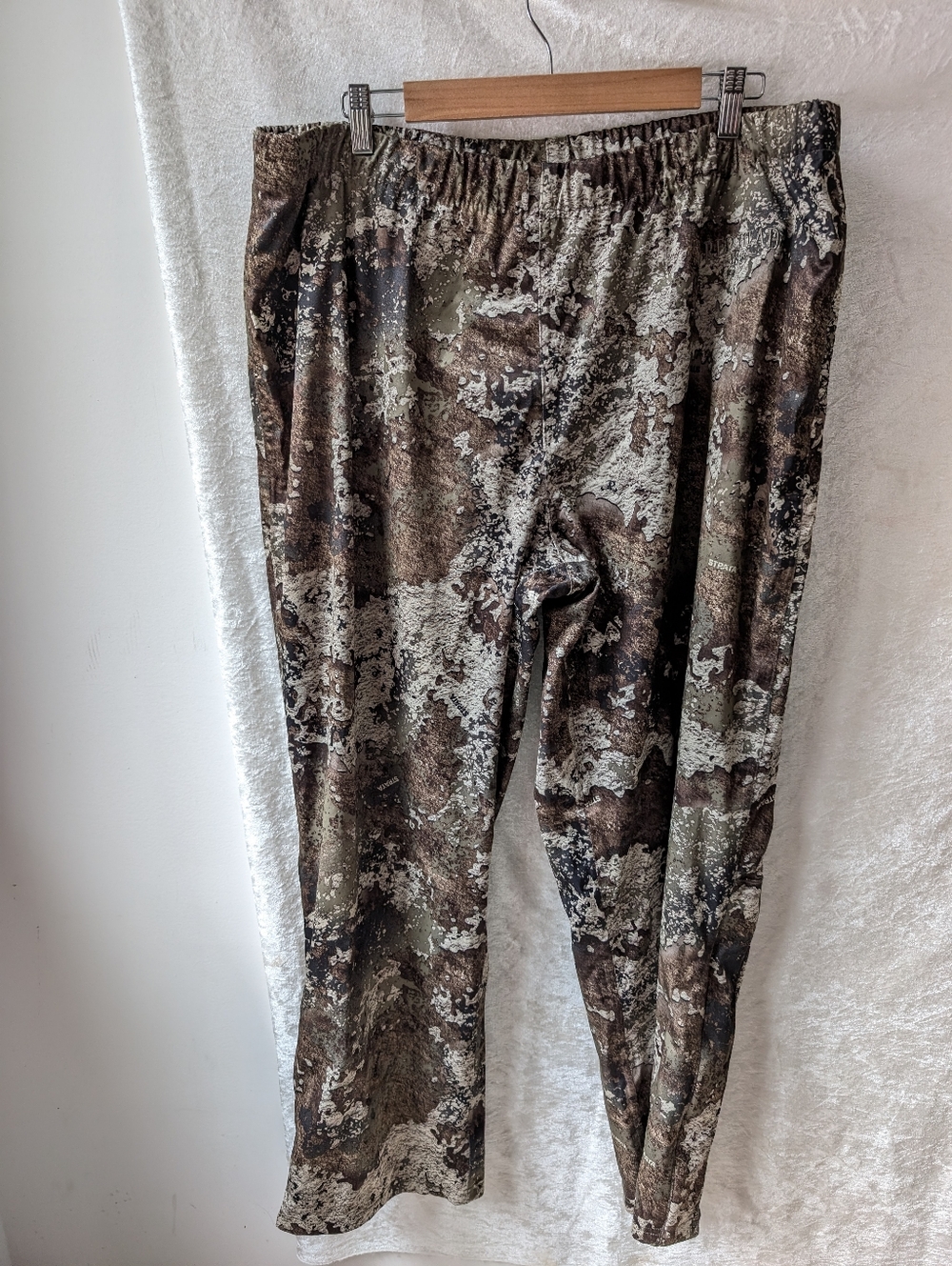 Redhead Strata Camo Water Resistant Camo Zip Leg Elastic Waist Cinch Clip